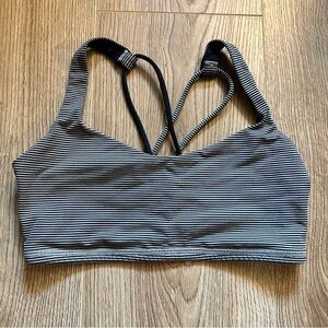 Lululemon Women’s Black and Gray Stripe Crossover Racerback Sports Bra in Size 4